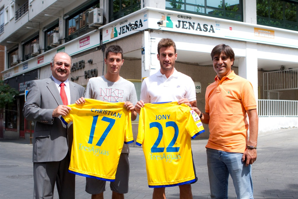 Christian Alfonso y Jony Ñíguez en las oficinas de Jenasa